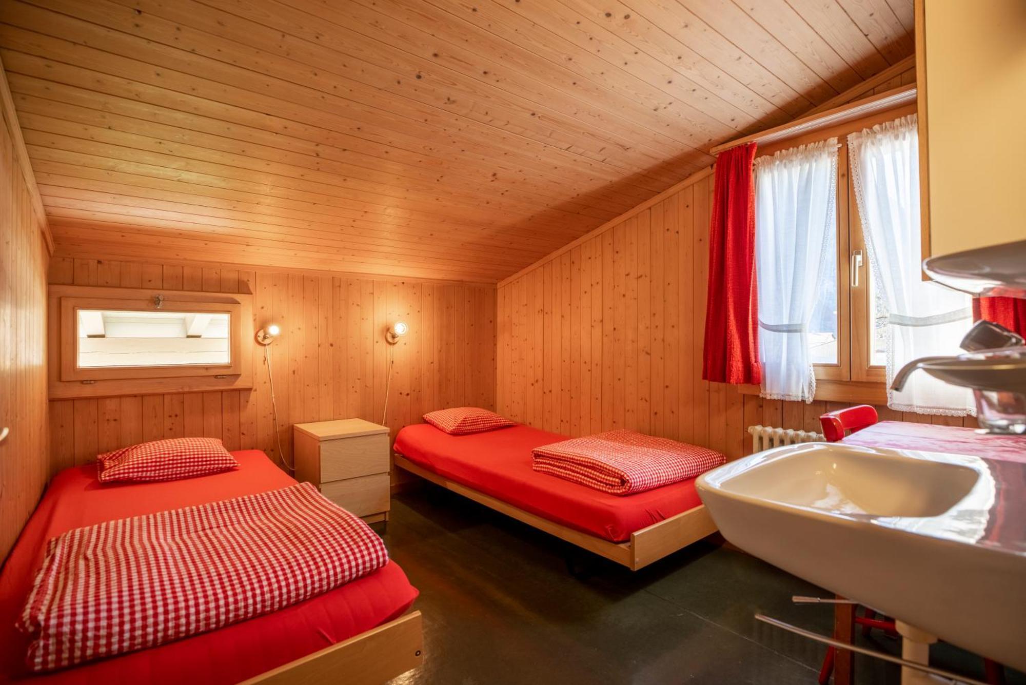 Simons Herberge Meiringen Exterior photo